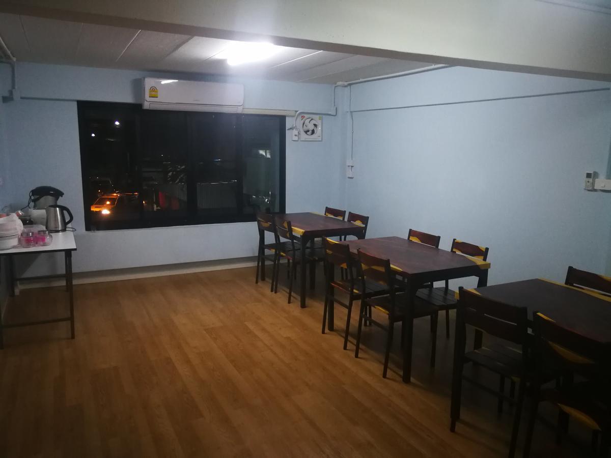 WJ Hostel Bangkok Buitenkant foto